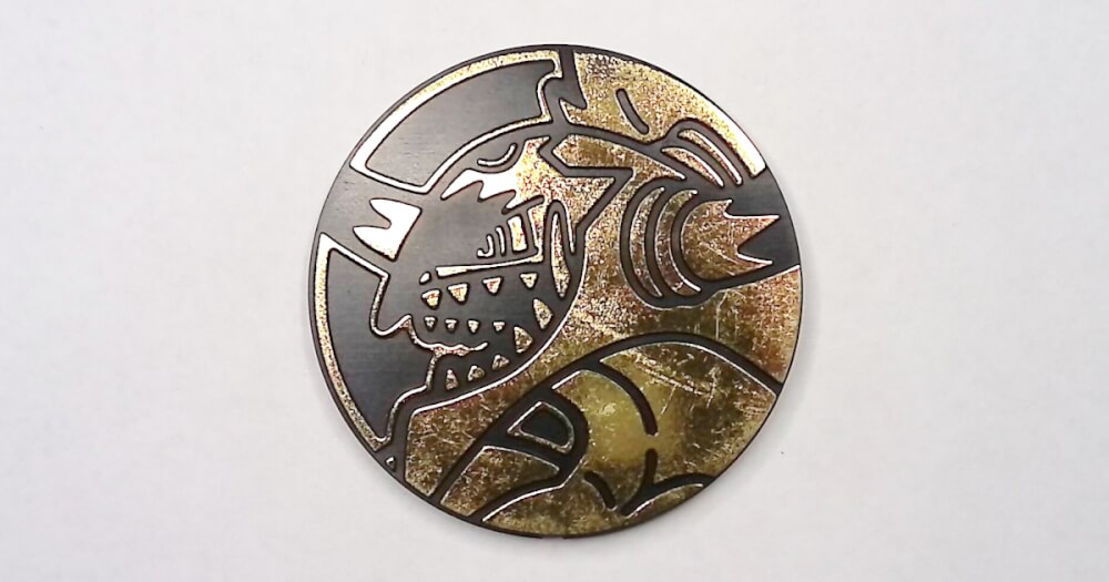 フーパ：ゴールドミラーホロ【Hoopa Gold Mirror Holofoil】 | ポケモンコインファン - Pokémon Coin Fan